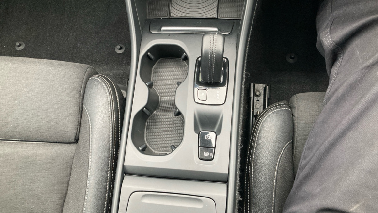 Volvo Xc40 2.0 T4 Momentum Pro 5dr AWD Geartronic Petrol Estate